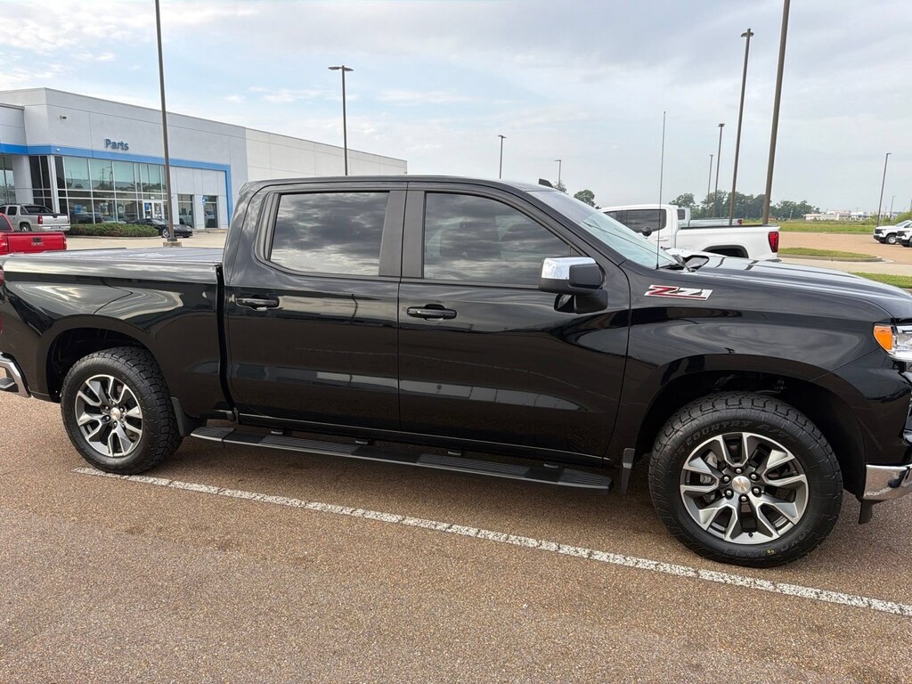 Used 2025 Chevrolet Silverado 1500 LT Crew Cab
