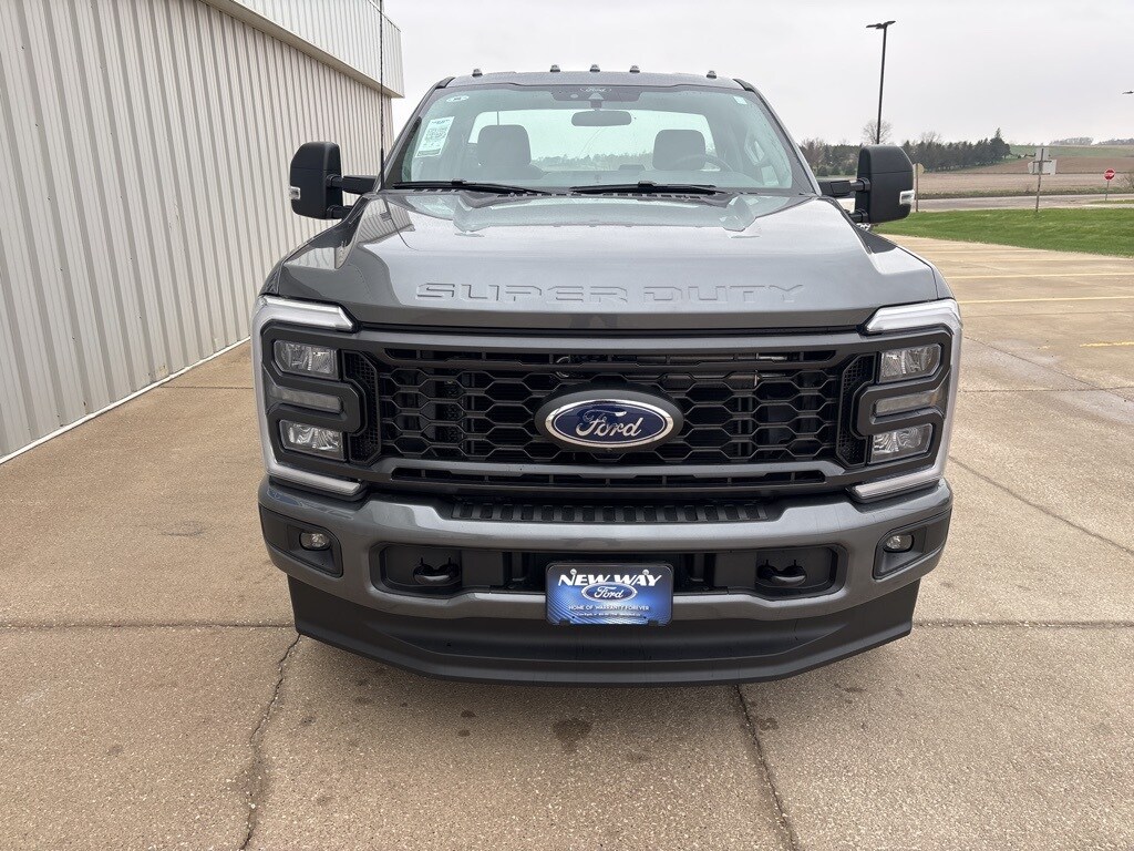 2025 Ford F-350 XL photo 2