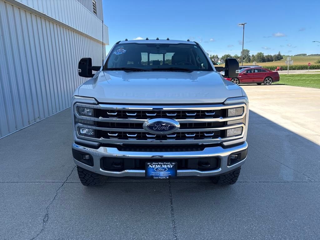 2024 Ford F-350 photo 2