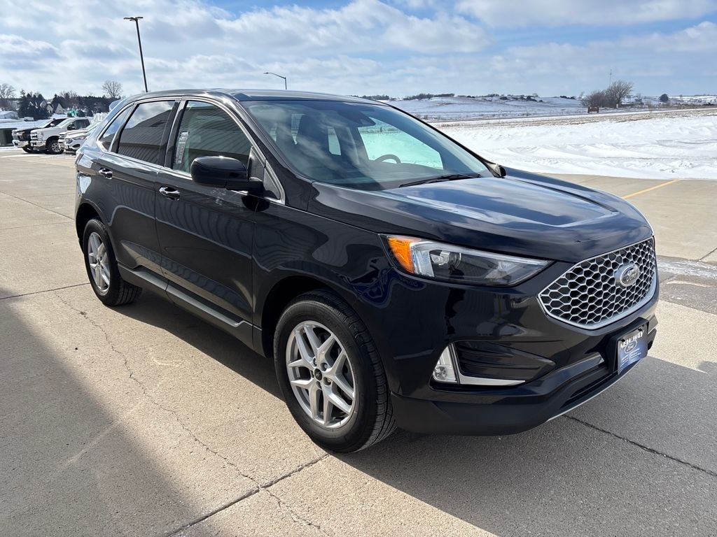 Used 2024 Ford Edge SEL SUV