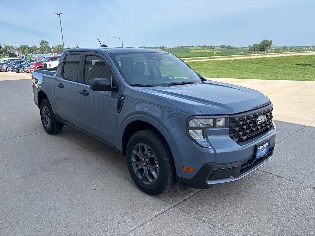 2025 Ford Maverick XLT photo 3