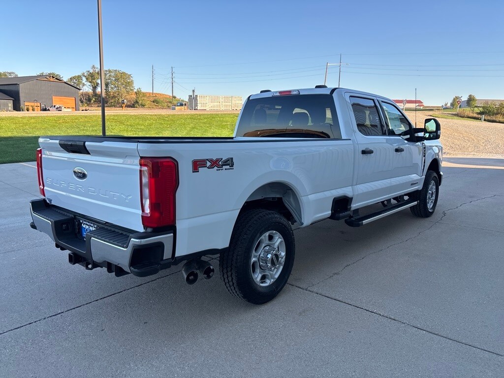 2026 Ford F-350 XLT photo 4