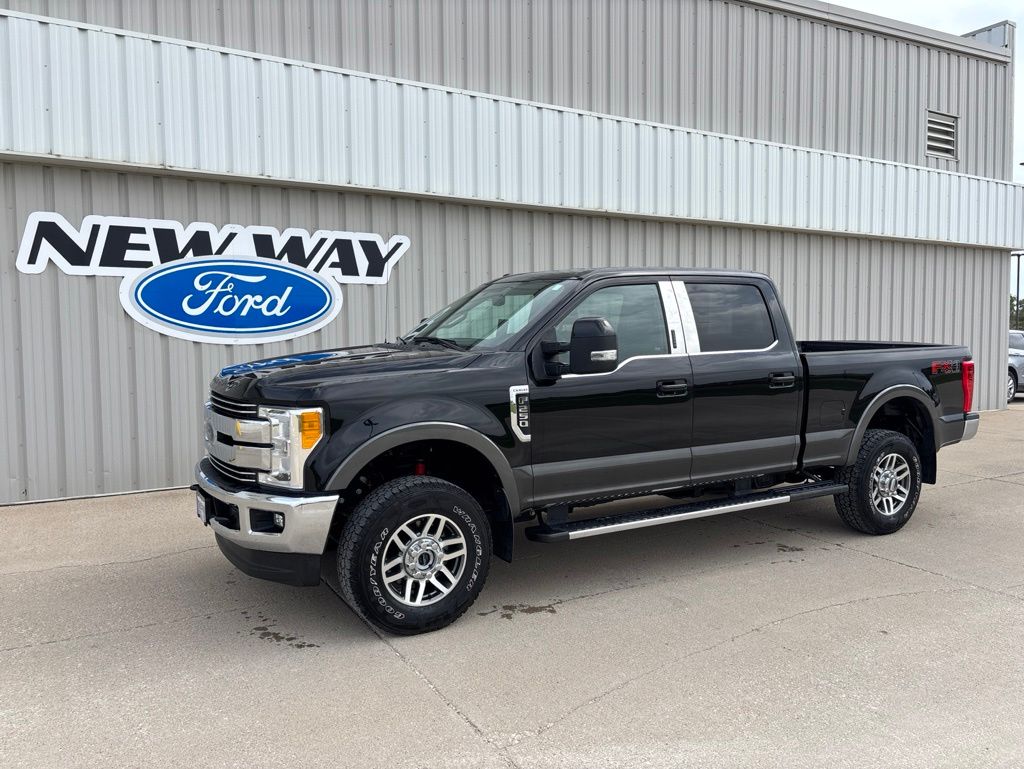 2017 Ford F-250 Lariat 4x4 Crew Cab 6-3/4' Box's photo