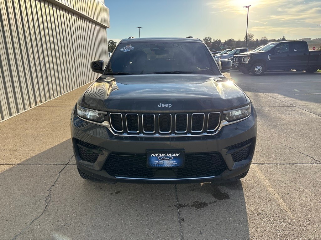 Used 2025 Jeep Grand Cherokee Laredo SUV