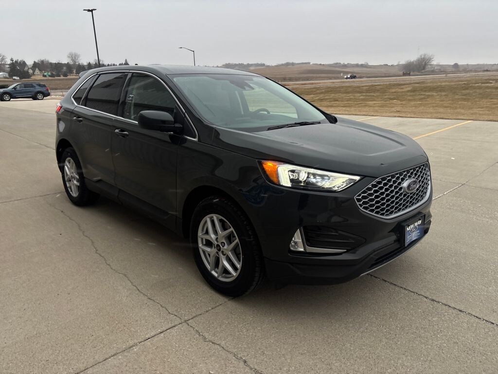 Used 2024 Ford Edge SEL SUV