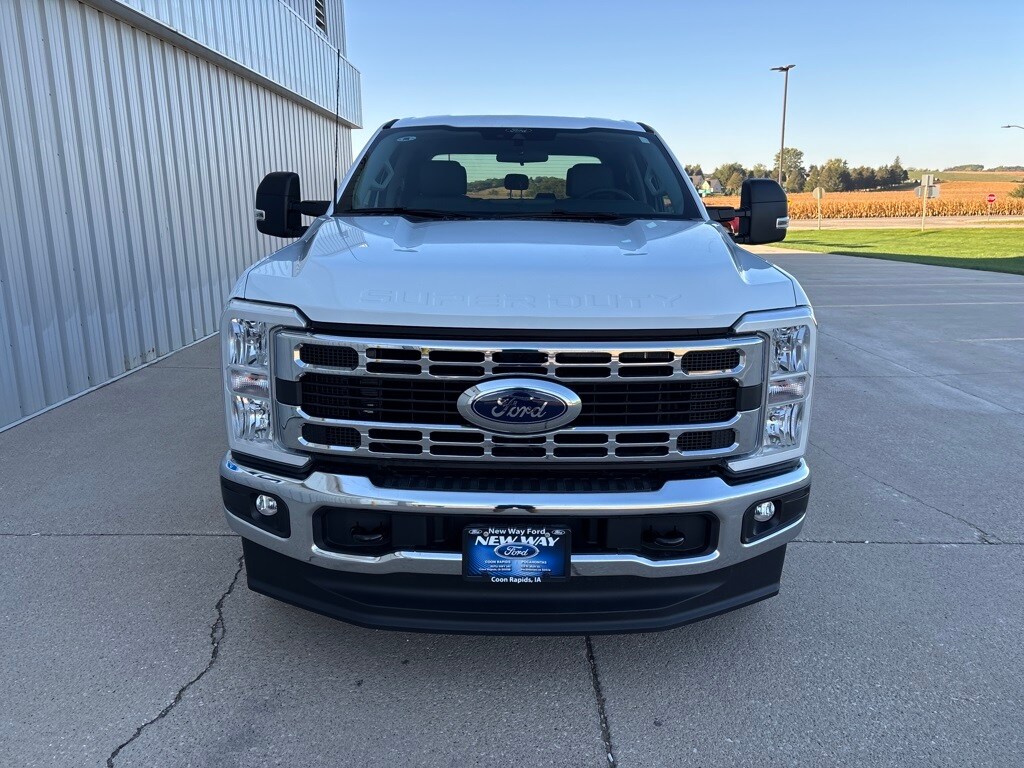 2026 Ford F-350 XLT photo 2