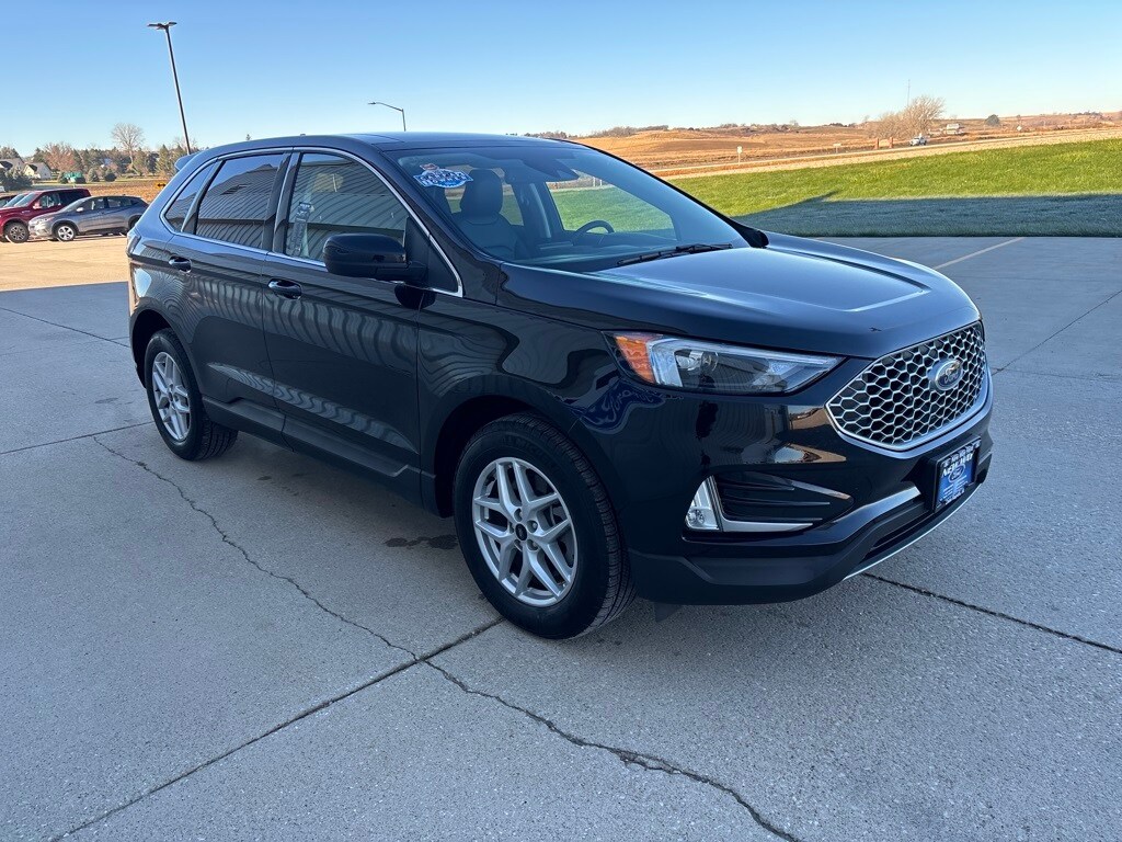 2024 Ford Edge SEL photo 3