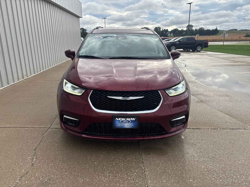 Used 2021 Chrysler Pacifica Touring L Minivan/Van