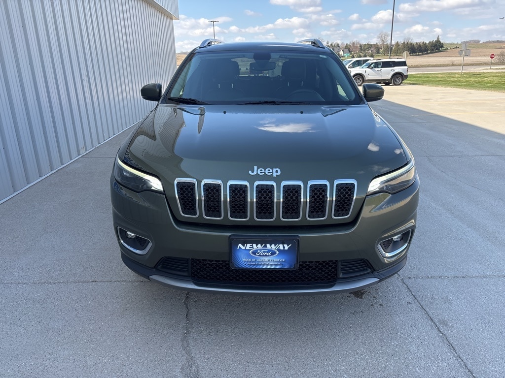 Used 2019 Jeep Cherokee Limited with VIN 1C4PJMDX8KD386415 for sale in Coon Rapids, IA