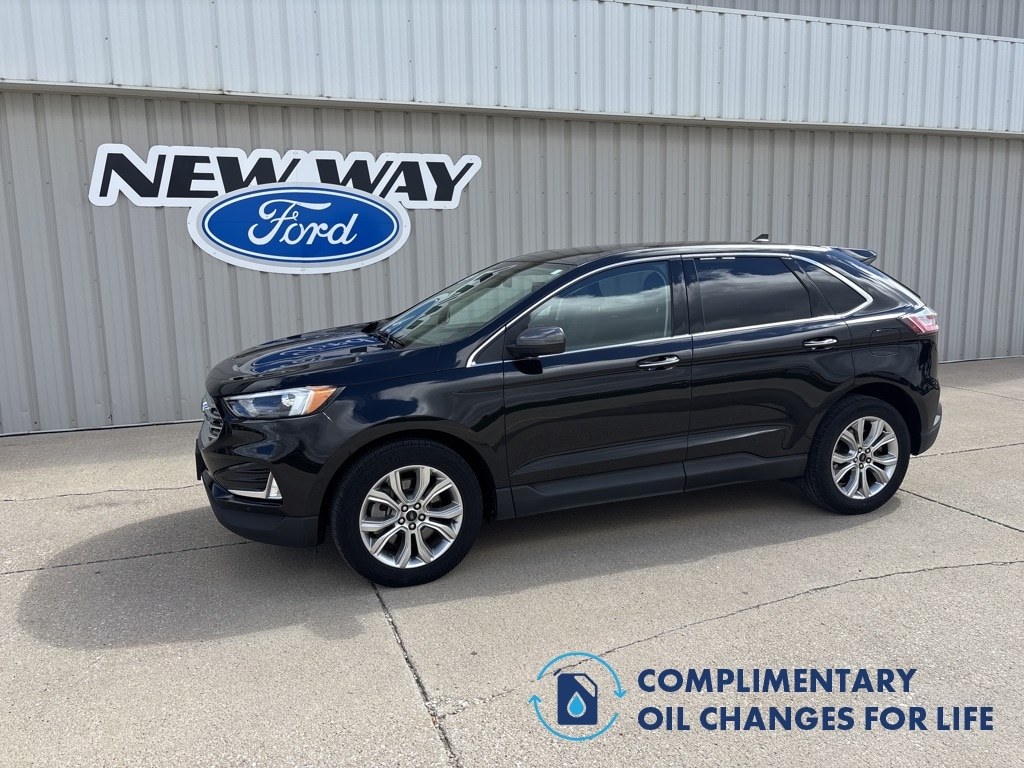 2024 Ford Edge Titanium's photo