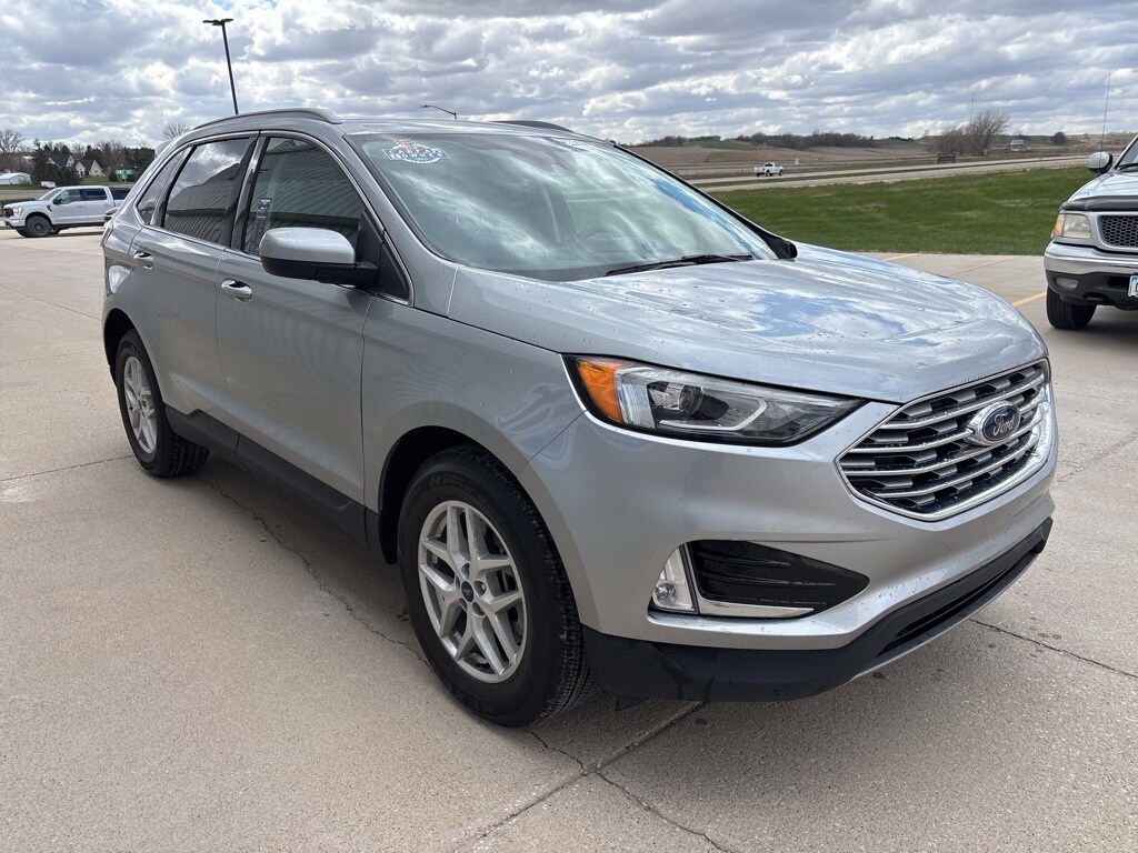 2022 Ford Edge SEL photo 3