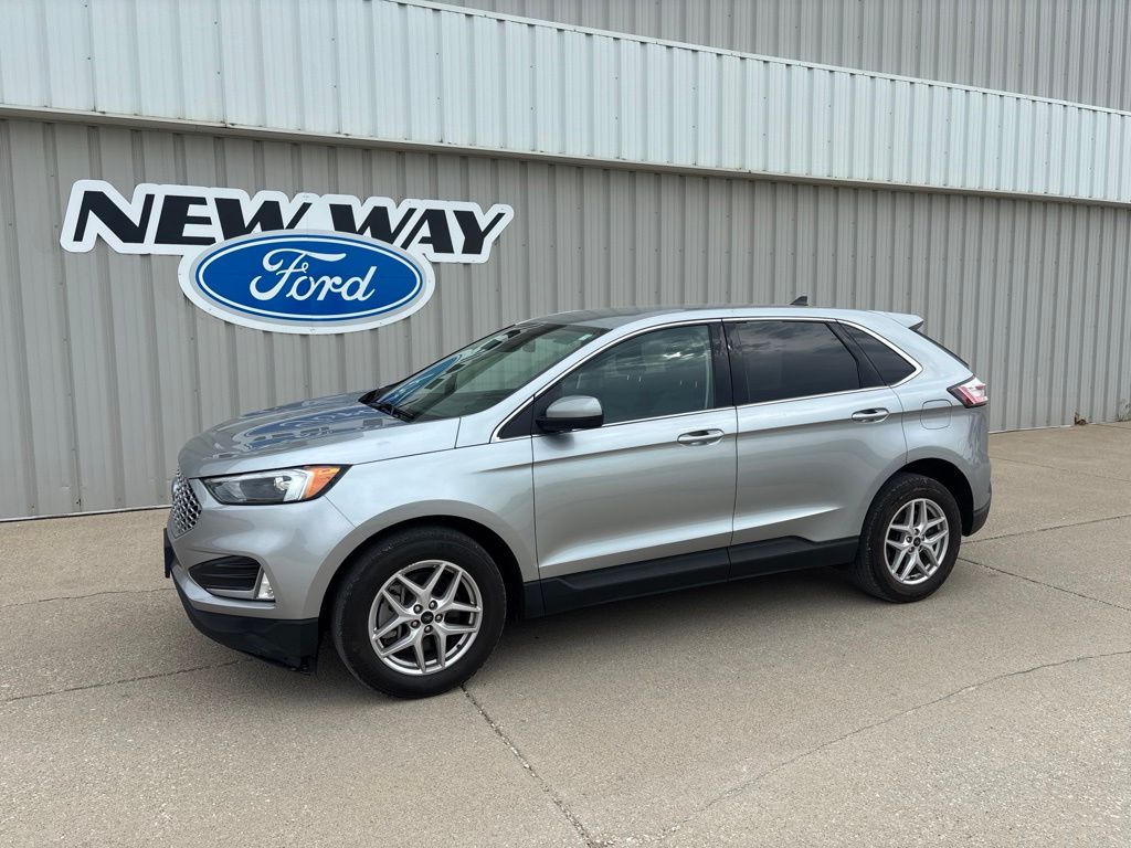 2024 Ford Edge SEL AWD's photo