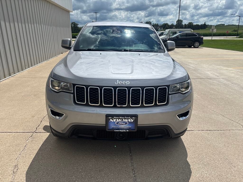 2021 Jeep Grand Cherokee Laredo X photo 2