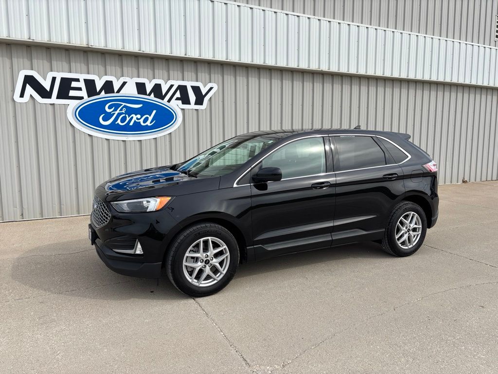 2024 Ford Edge SEL AWD's photo