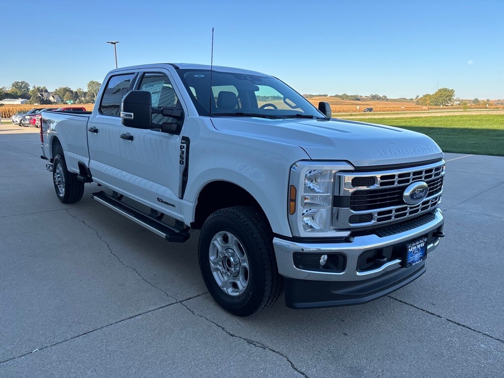 2026 Ford F-350 XLT photo 3