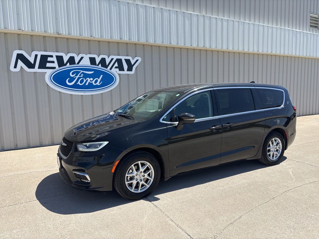 2023 Chrysler Pacifica
