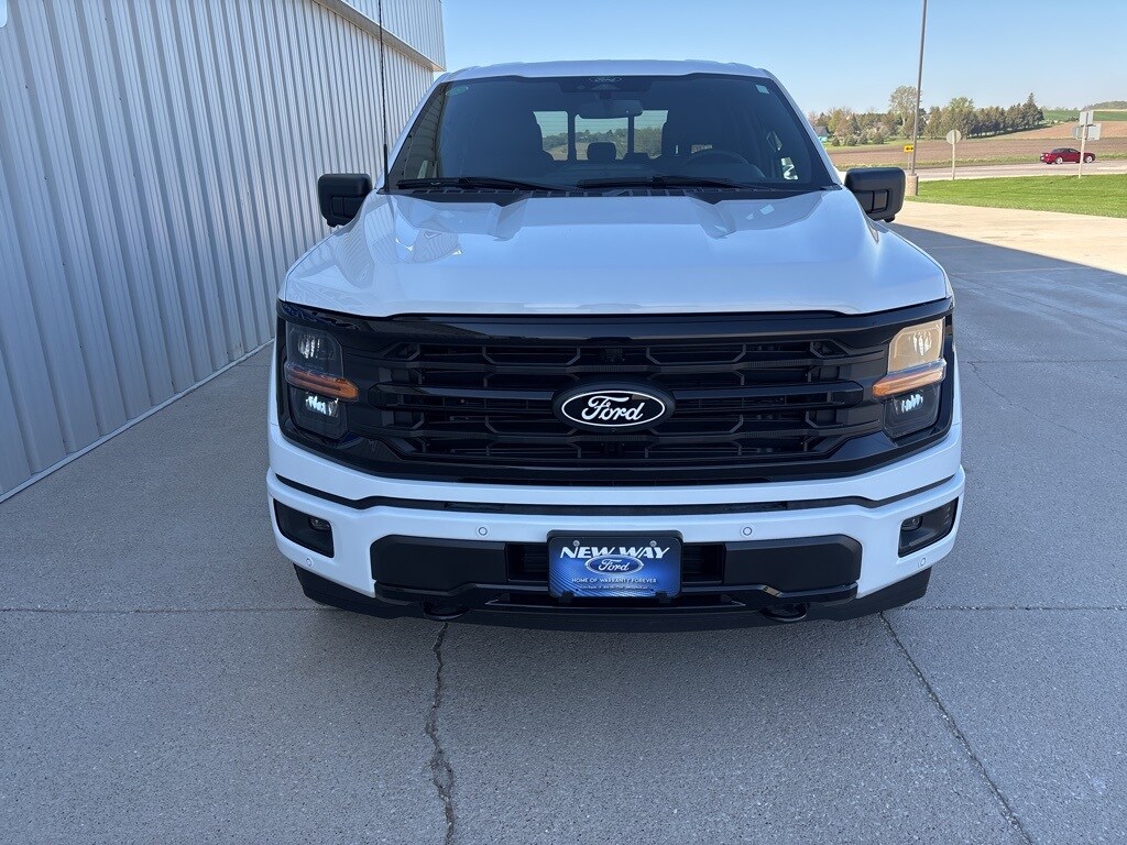 2025 Ford F-150 XLT photo 2