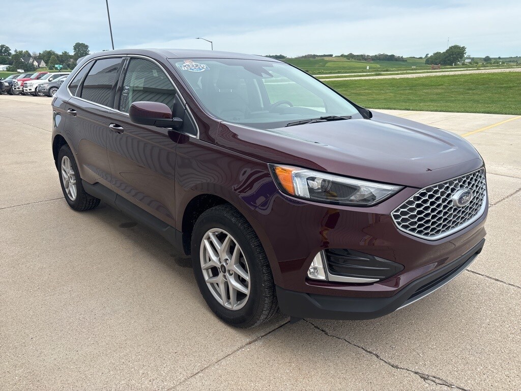 2023 Ford Edge SEL photo 3