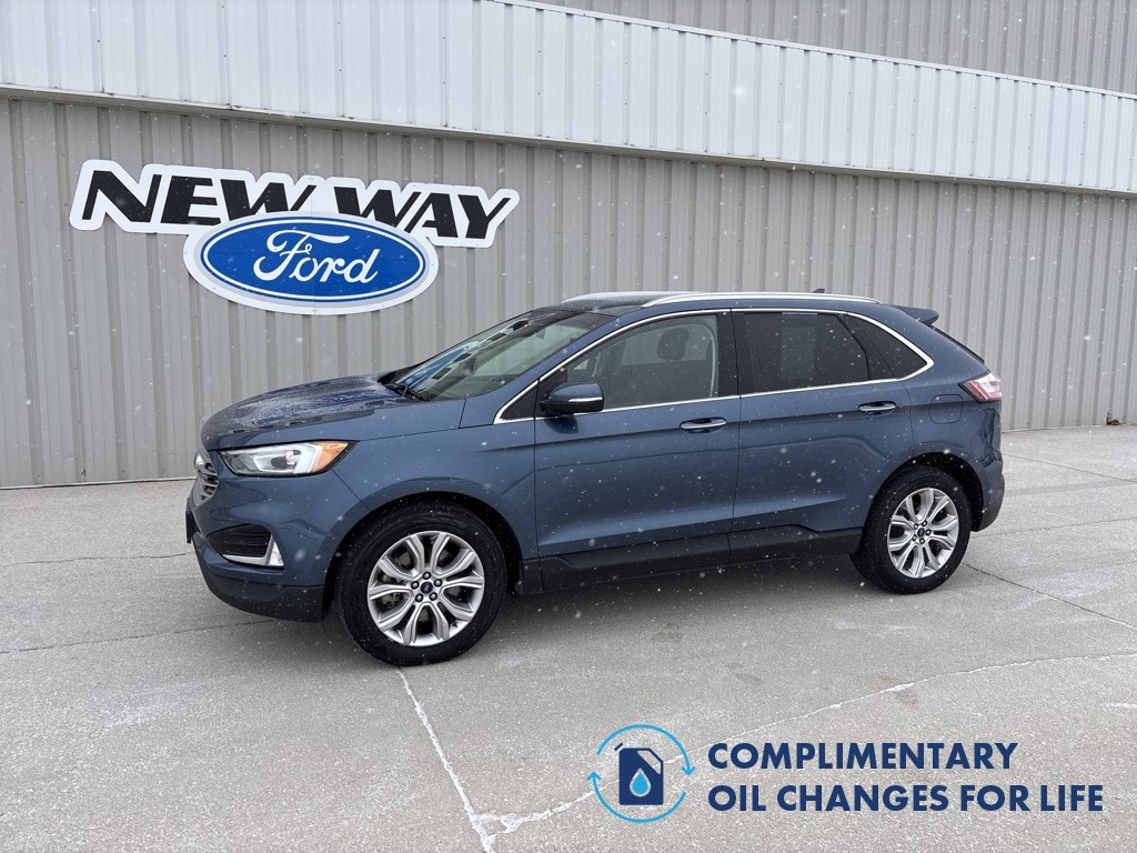 2019 Ford Edge Titanium's photo