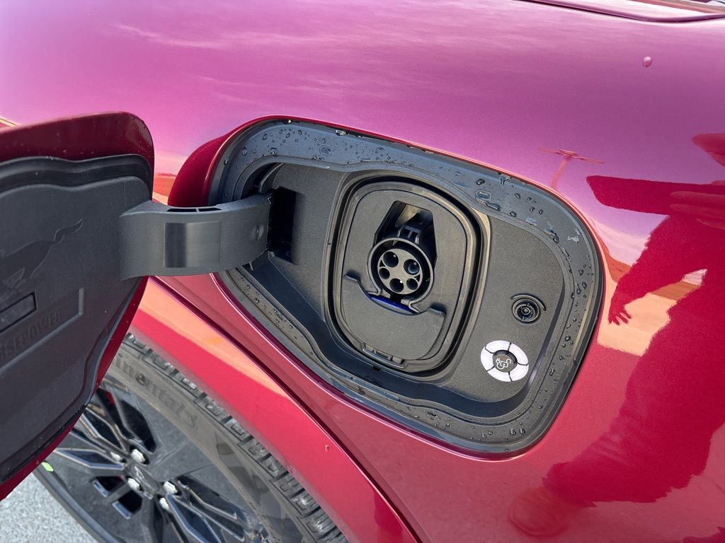 2025 Ford Mustang Mach-E GT - Photo 12