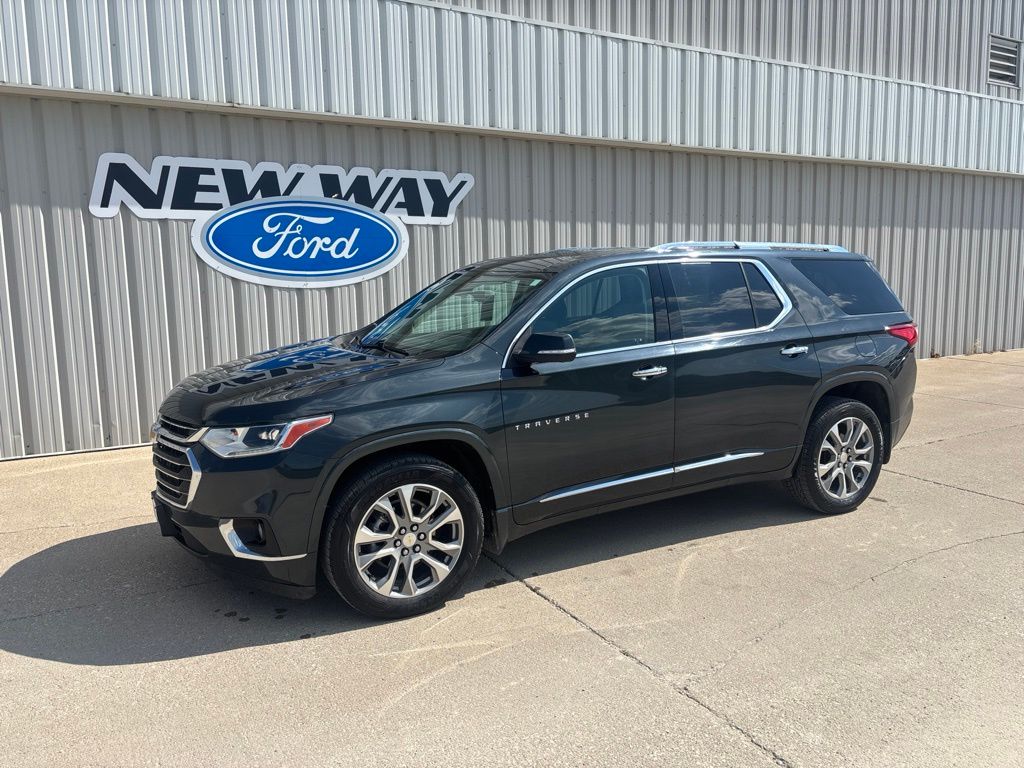Used 2021 Chevrolet Traverse Premier with VIN 1GNEVKKW6MJ122955 for sale in Coon Rapids, IA