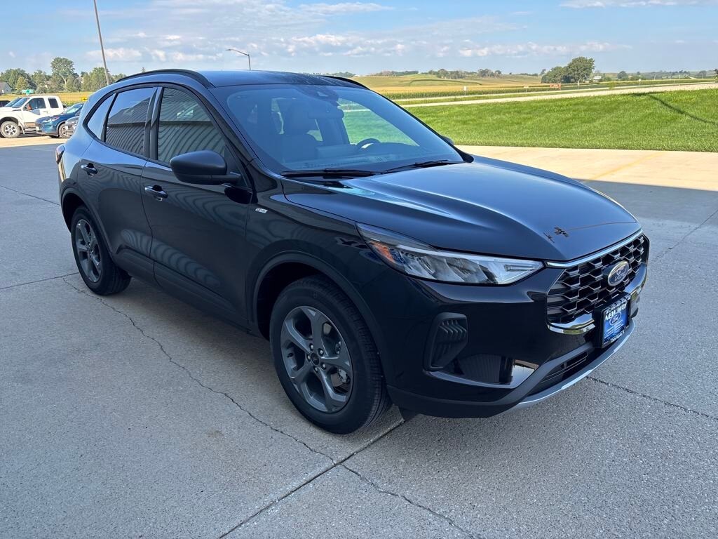 2025 Ford Escape ST-Line photo 3