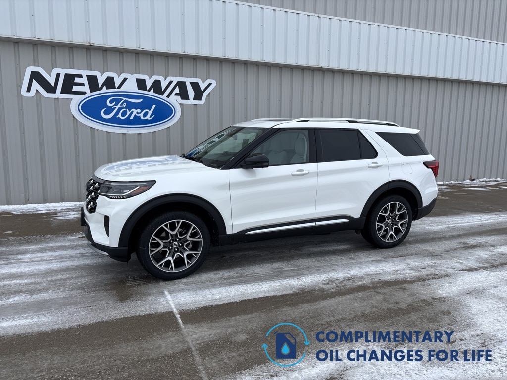 2025 Ford Explorer Platinum's photo