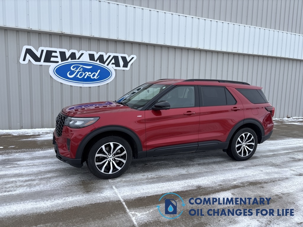 2025 Ford Explorer ST-LINE's photo