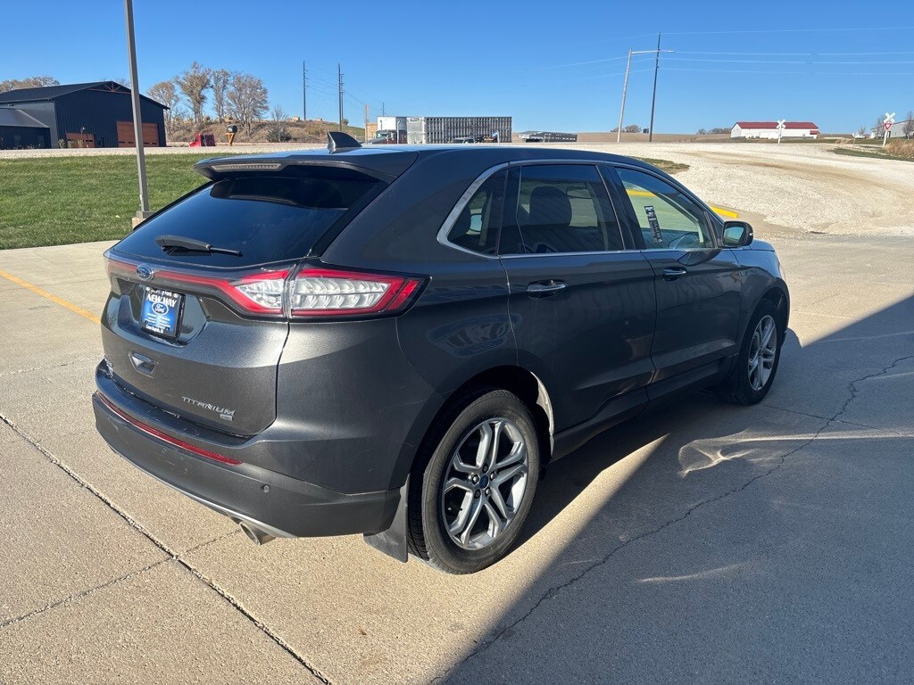 2016 Ford Edge Titanium photo 4