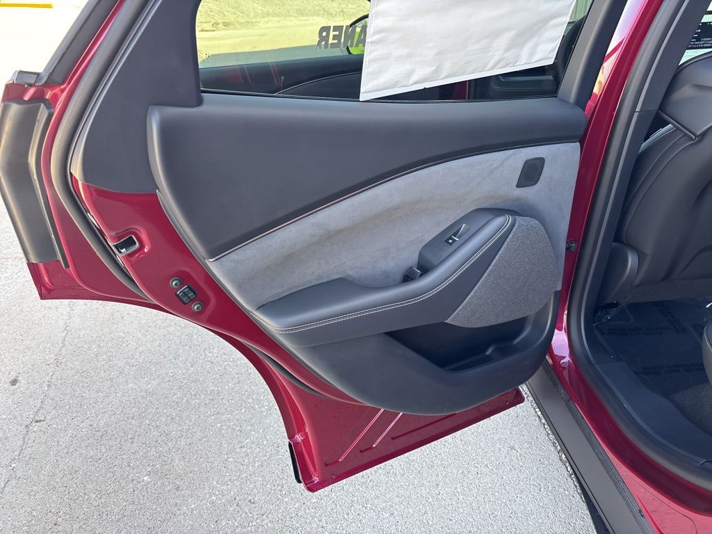 2025 Ford Mustang Mach-E GT - Photo 29