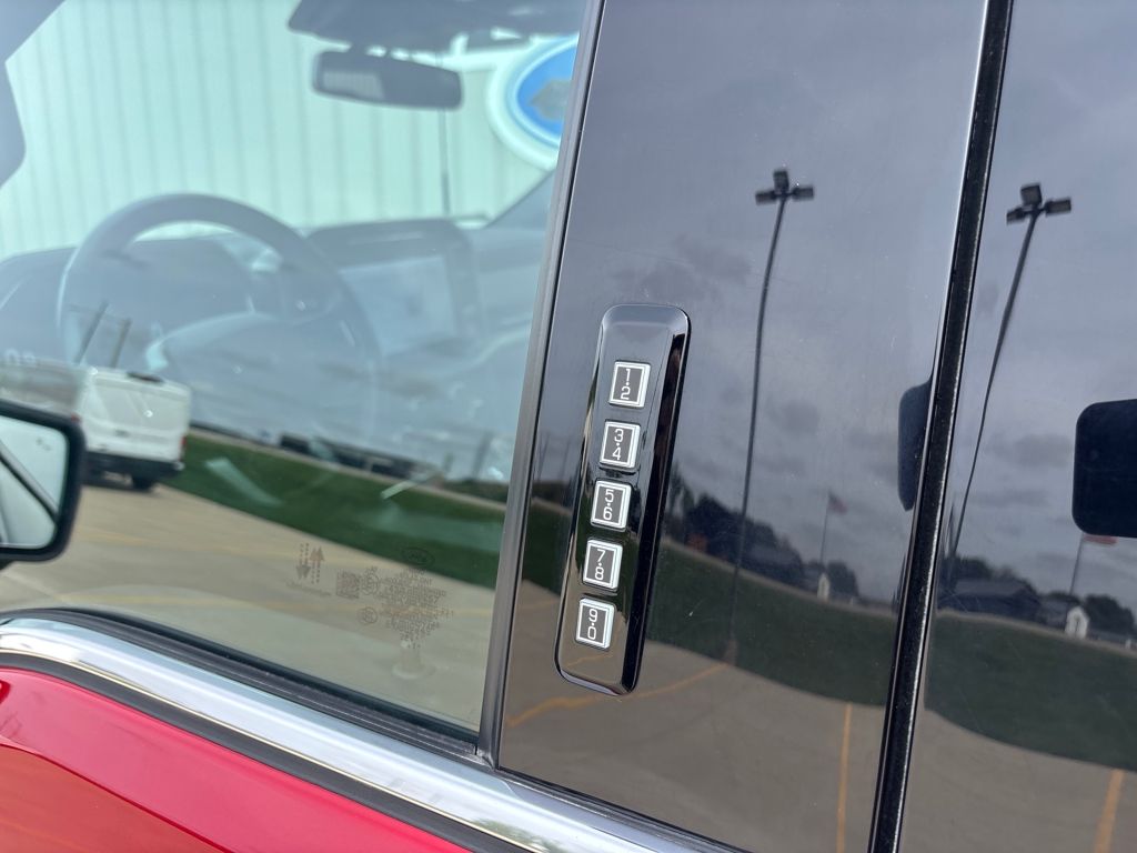 2023 Ford F-150 Platinum - Photo 15