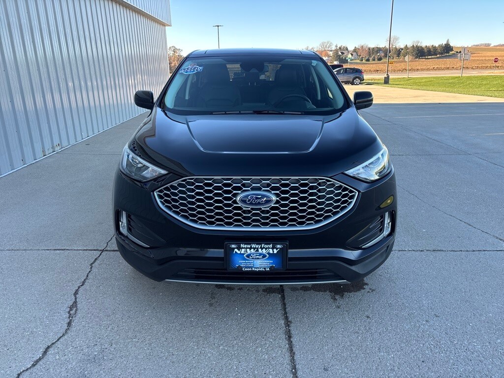2024 Ford Edge SEL photo 2