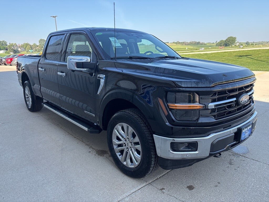 2025 Ford F-150 XLT photo 2