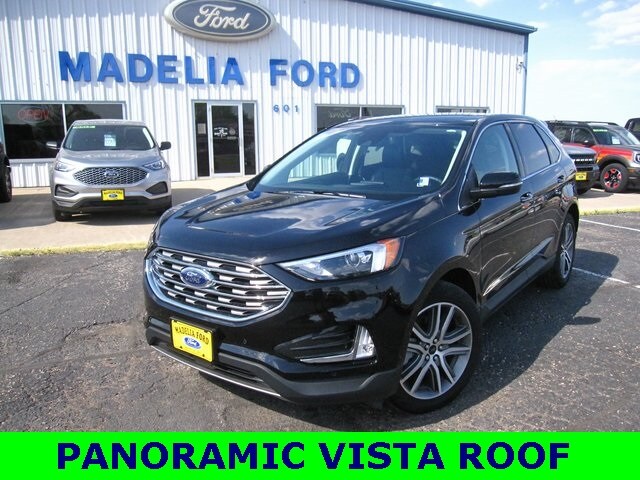 2023 Ford Edge Titanium photo 3