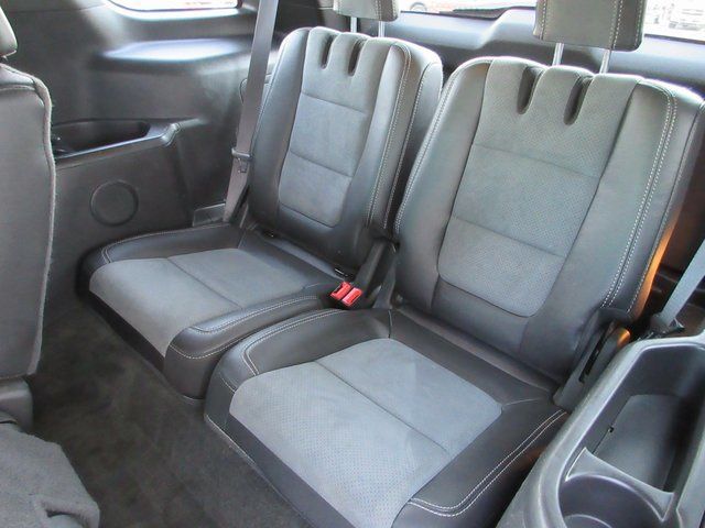 2015 Ford Explorer XLT - Photo 24
