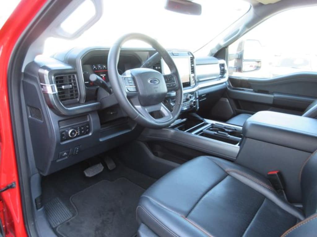 Used 2025 Ford F-250SD Lariat Truck