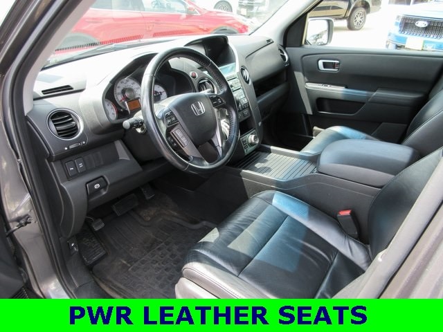 Used 2011 Honda Pilot Touring with VIN 5FNYF4H96BB064253 for sale in Madelia, Minnesota