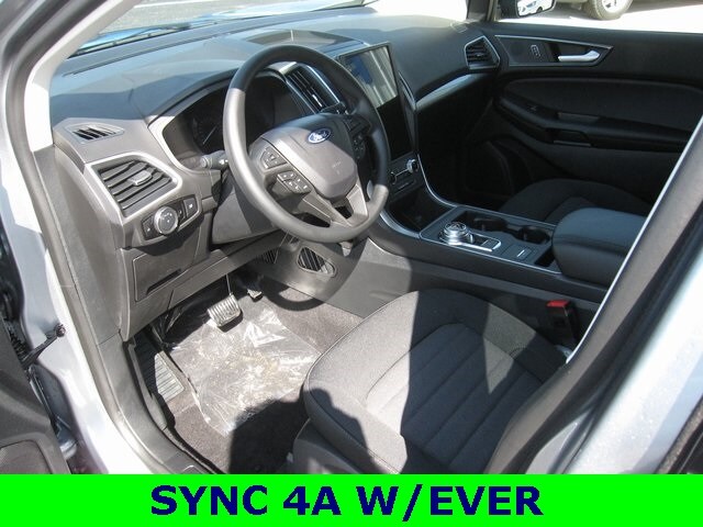 2024 Ford Edge SE photo 2