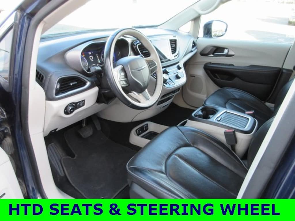 Used 2018 Chrysler Pacifica Limited Minivan/Van