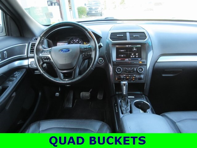 2016 Ford Explorer XLT photo 3