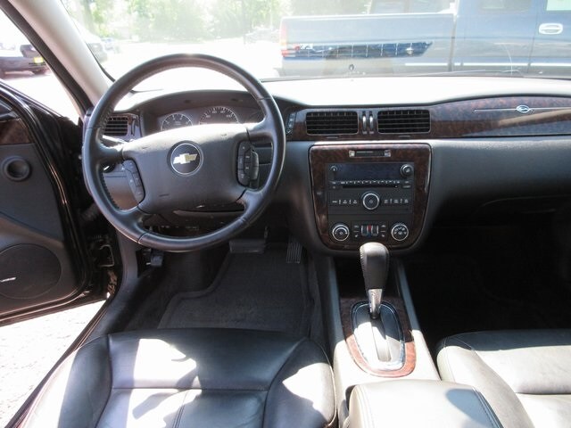 2012 Chevrolet Impala LTZ photo 3
