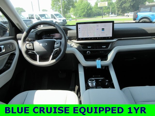 2025 Ford Explorer Platinum photo 4