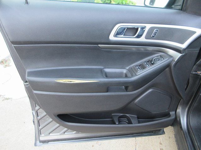 2015 Ford Explorer XLT - Photo 10