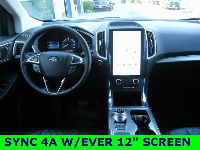 2023 Ford Edge Titanium photo 4