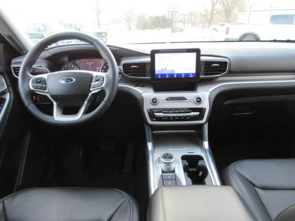 Used 2024 Ford Explorer XLT SUV