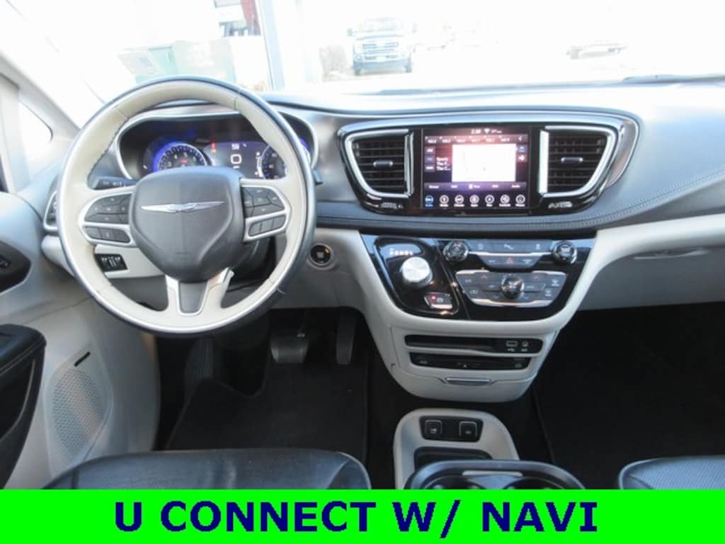 Used 2018 Chrysler Pacifica Limited Minivan/Van