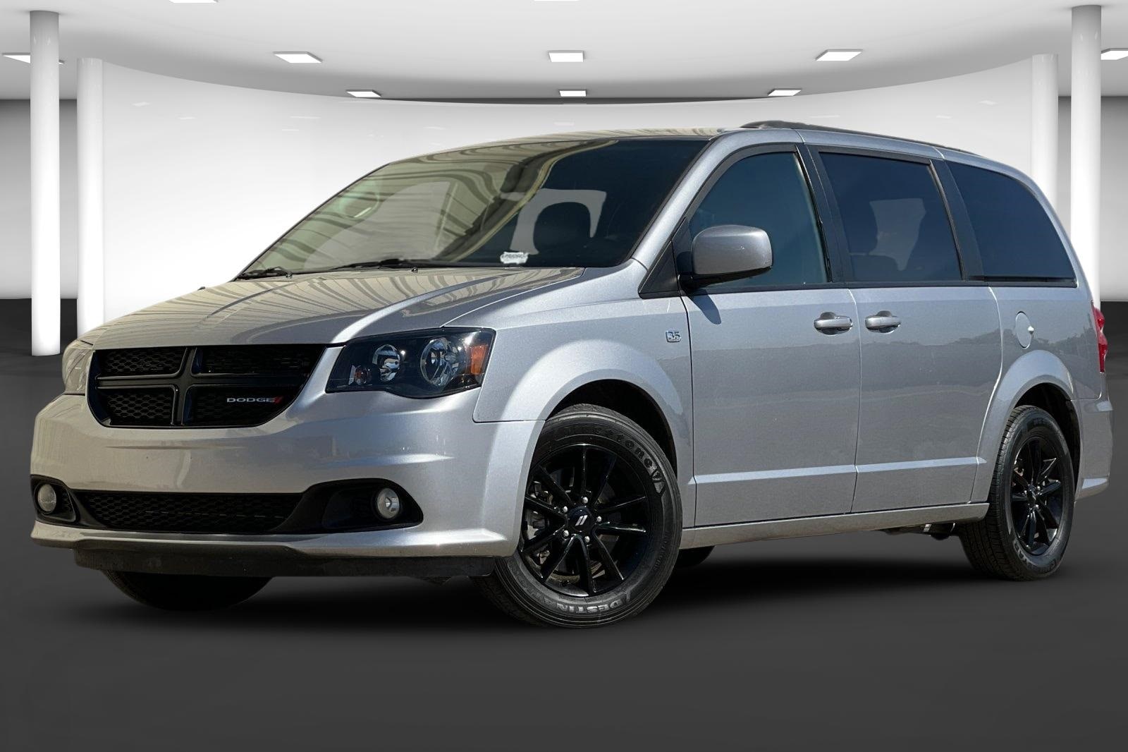 Used 2019 Dodge Grand Caravan SXT with VIN 2C4RDGCG9KR809437 for sale in Madera, CA