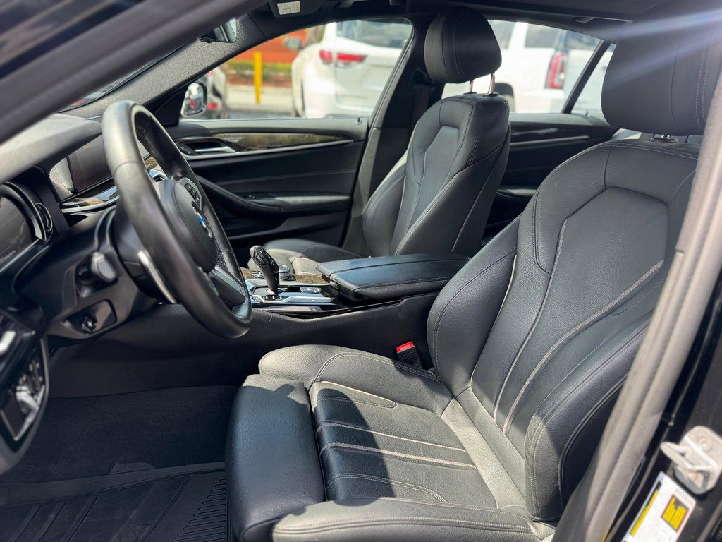 2019 BMW 5 Series 540i - Photo 21