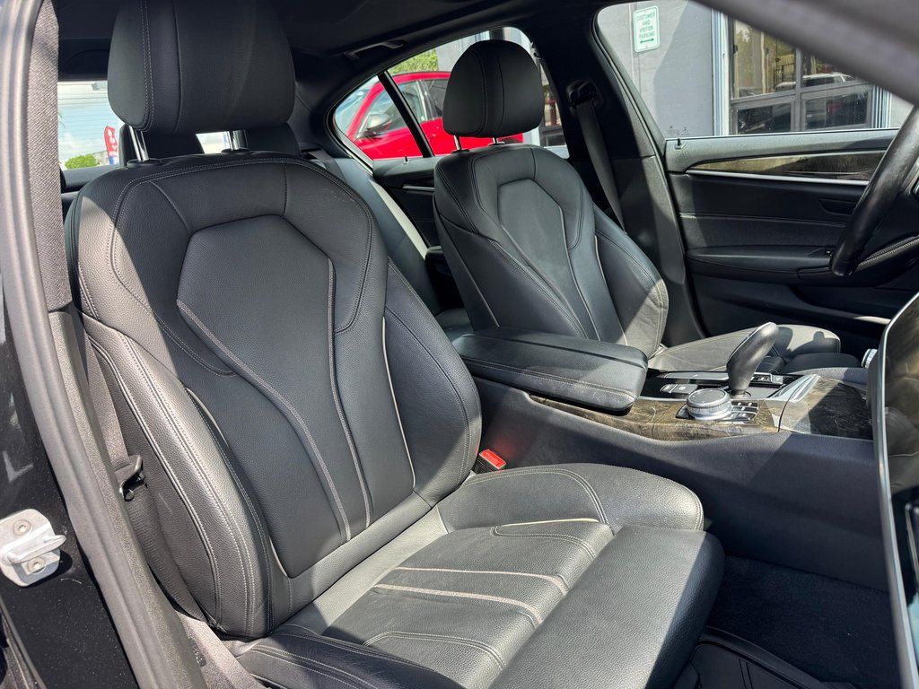 2019 BMW 5 Series 540i - Photo 25