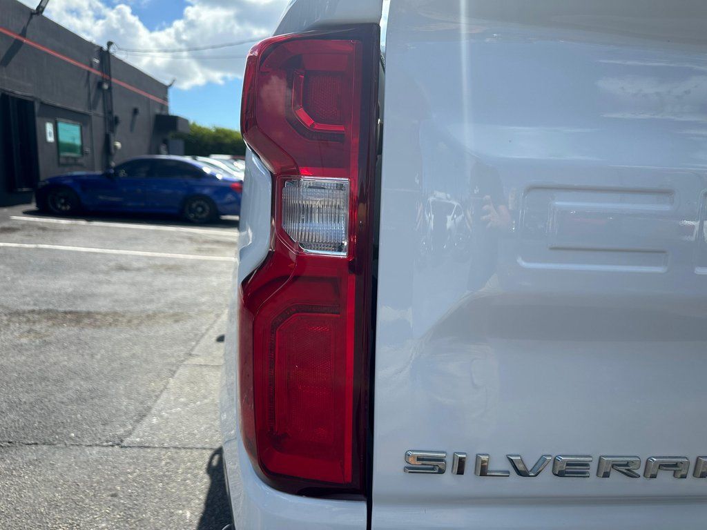 2019 Chevrolet Silverado 1500 RST - Photo 6